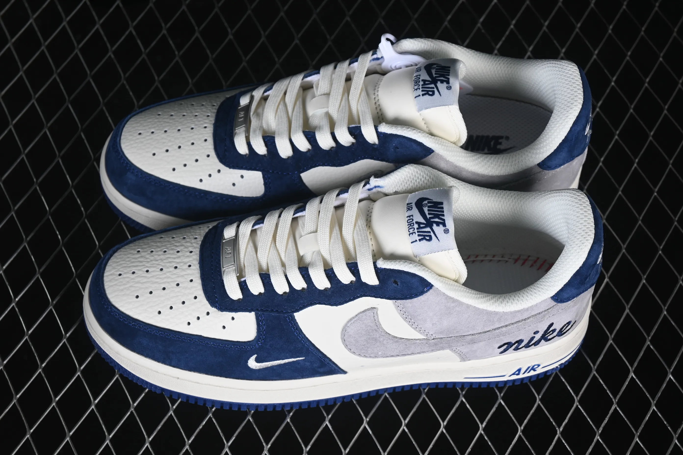 All categories Nk Air Force 1 Air Force series Nk Air Force 1 Low Air Force low-top Nike Air Force 1'07 Low white, gray and blue stitching Air Force 1 low-top casual sneakers HM3703-161